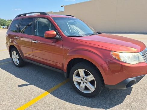 Used 2010 Subaru Forester 2.5X Premium AWD/4WD image 2