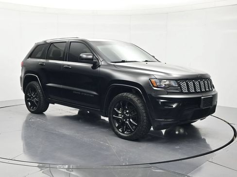 Used 2021 Jeep Grand Cherokee Laredo X AWD/4WD image 3