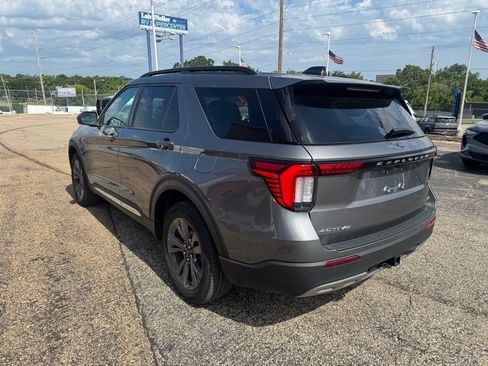 Certified 2025 Ford Explorer Active w/ Active Comfort Package AWD/4WD image 5