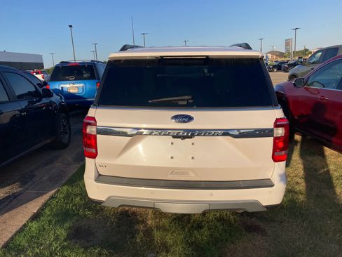 Used 2019 Ford Expedition XLT w/ Equipment Group 202A RWD image 7