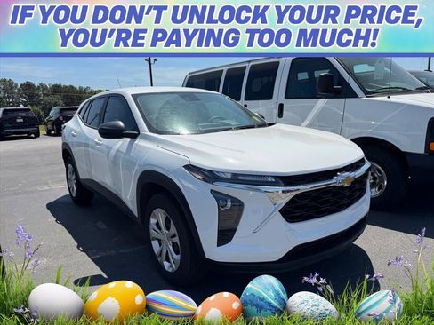 Used 2024 Chevrolet Trax LS image 1