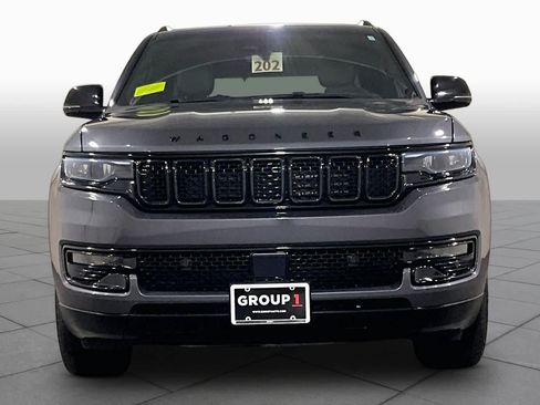 Used 2023 Jeep Wagoneer Series II AWD/4WD image 3