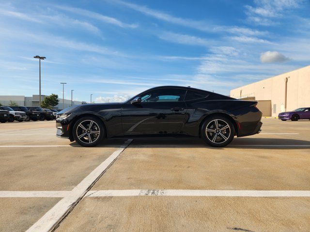 Used 2024 Ford Mustang Coupe RWD image 4