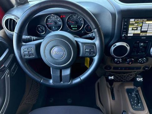 Used 2014 Jeep Wrangler Unlimited Rubicon w/ Connectivity Group AWD/4WD image 14