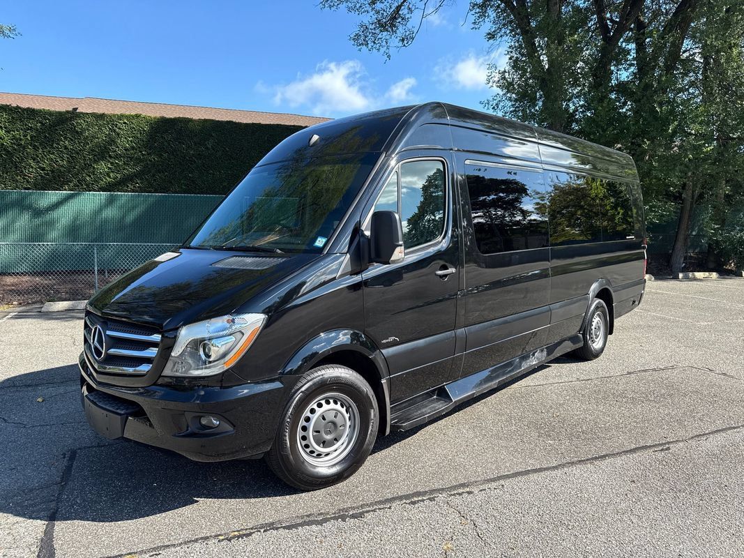 Used 2017 Mercedes-Benz Sprinter 2500 image 2