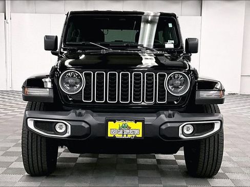 Used 2025 Jeep Wrangler Unlimited Sahara w/ Safety Group image 4