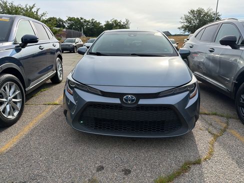Used 2022 Toyota Corolla LE FWD image 4