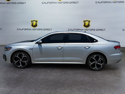 Used 2020 Volkswagen Passat 2.0T R-Line FWD image 2