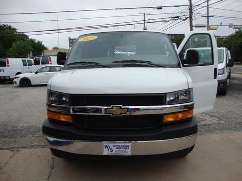 Used 2025 Chevrolet Express 2500 w/ Driver Convenience Package RWD image 2