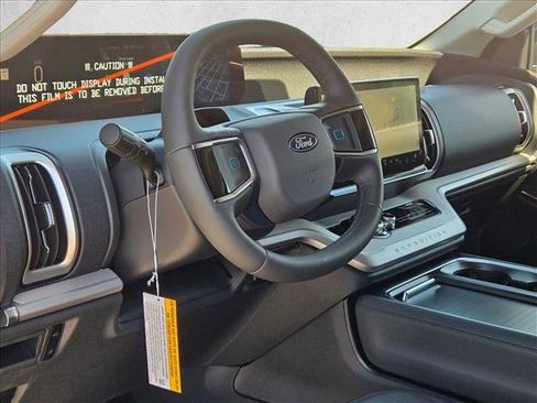 New 2026 Ford Expedition Active RWD image 3
