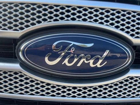 Used 2016 Ford F250 Platinum w/ FX4 Off-Road Package AWD/4WD image 10