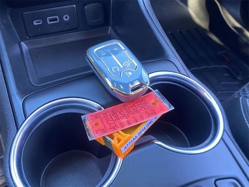 Used 2024 GMC Terrain SLE w/ Driver Convenience Package image 31