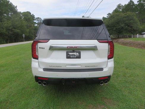 Used 2023 GMC Yukon Denali AWD/4WD image 7