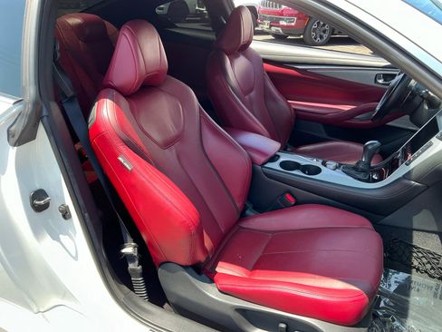 Used 2018 INFINITI Q60 Red Sport 400 RWD image 6