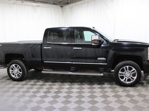 Used 2015 Chevrolet Silverado 2500 High Country image 28