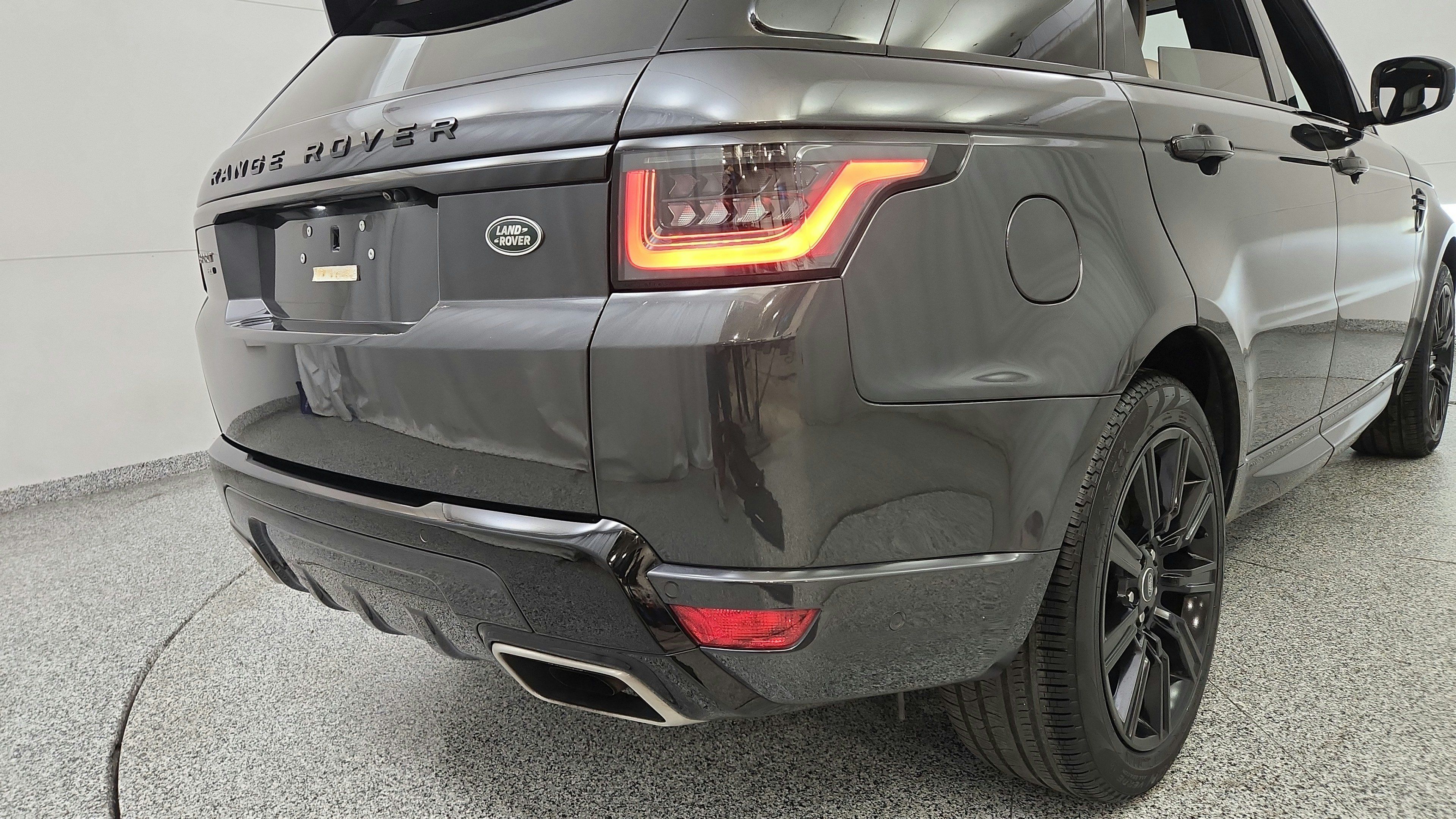 Used 2022 Land Rover Range Rover Sport HST AWD/4WD image 30