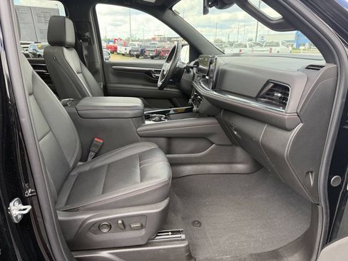 Used 2025 Chevrolet Suburban RST w/ Comfort Package AWD/4WD image 57