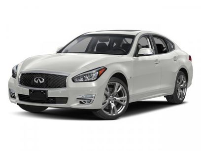 Used 2017 INFINITI Q70 3.7 w/ Technology Package