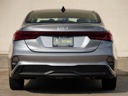 Used 2023 Kia Forte LXS w/ LXS Technology Package FWD image 10