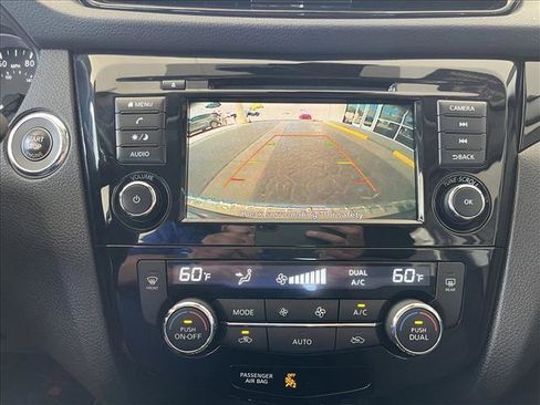 Used 2021 Nissan Rogue Sport SV AWD/4WD image 13