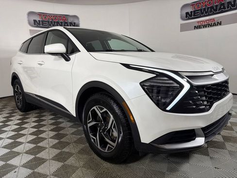 Used 2024 Kia Sportage LX image 1