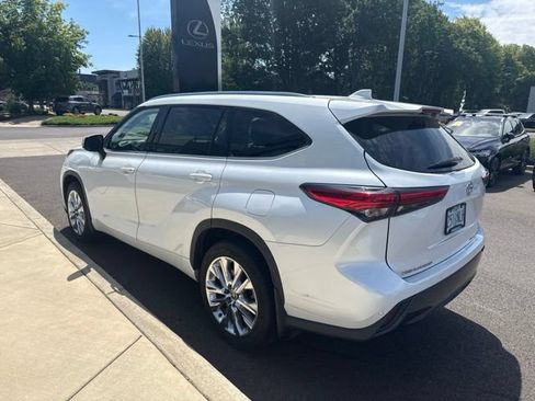 Used 2022 Toyota Highlander Limited AWD/4WD image 5