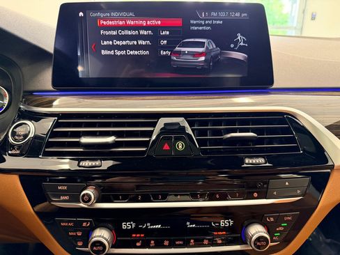 Used 2019 BMW 530i w/ Premium Package RWD image 45