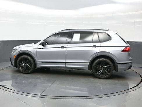 Used 2023 Volkswagen Tiguan SE R-Line FWD image 4