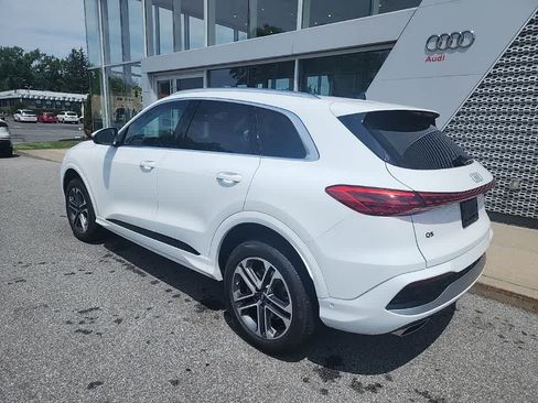 Certified 2025 Audi Q5 Premium w/ Premium Plus AWD/4WD image 10