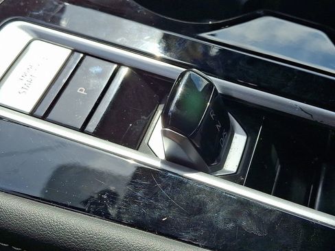 Used 2025 Volkswagen Atlas SE image 15