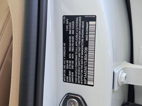 New 2026 Porsche Macan image 30