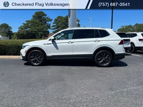 Used 2022 Volkswagen Tiguan SE FWD image 4