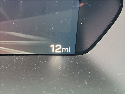 New 2026 GMC Canyon Denali image 15