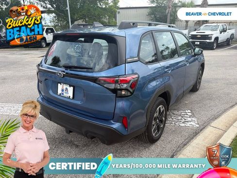 Used 2025 Subaru Forester AWD/4WD image 4
