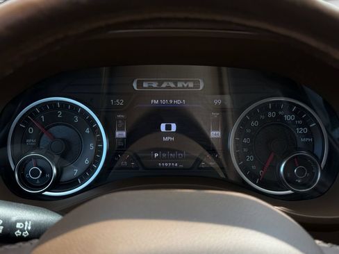Used 2019 RAM 1500 Laramie AWD/4WD image 10