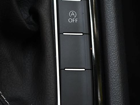 Used 2024 Volkswagen Taos SE AWD/4WD image 19