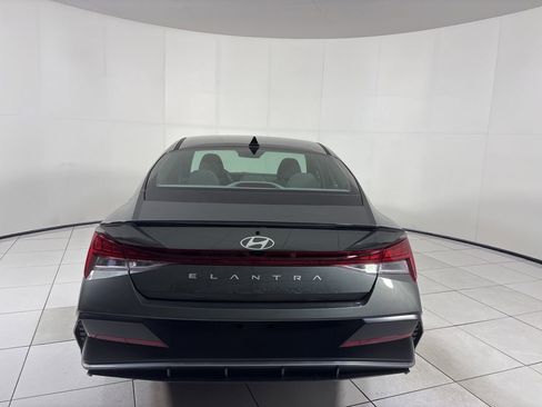 New 2026 Hyundai Elantra SEL Sport image 4