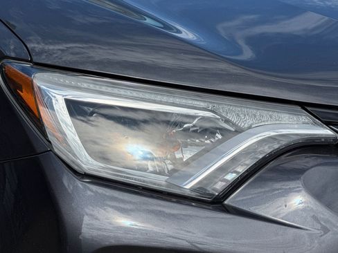Used 2016 Toyota RAV4 LE FWD image 12