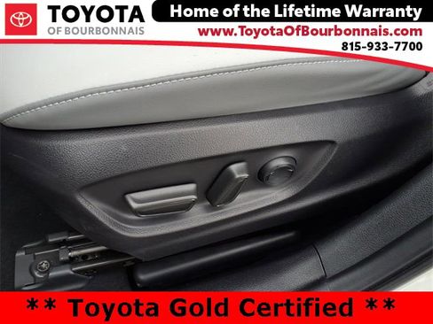 Certified 2020 Toyota Prius Prime Limited image 17