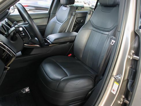 Used 2023 Land Rover Range Rover Sport SE AWD/4WD image 16