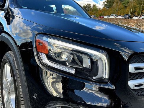 Used 2021 Mercedes-Benz GLB 250 GLB 250 w/ Premium Package image 22