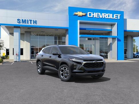 New 2025 Chevrolet Trax LT w/ Sunroof Package FWD image 25