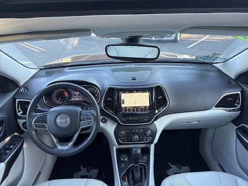 Used 2019 Jeep Cherokee Limited AWD/4WD image 34