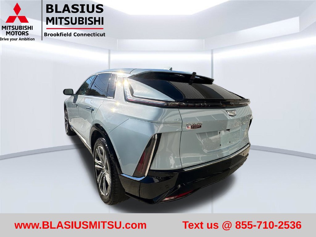 Used 2024 Cadillac Lyriq Luxury AWD/4WD image 11