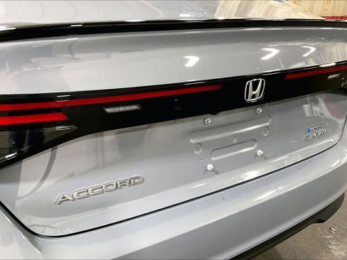 Used 2025 Honda Accord Sport image 31