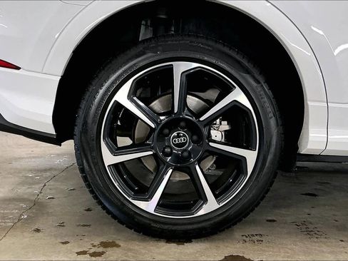 Certified 2025 Audi Q3 2.0T Premium Plus w/ Premium Plus Package image 12