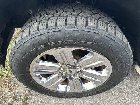 Used 2019 Ford F150 Lariat image 23