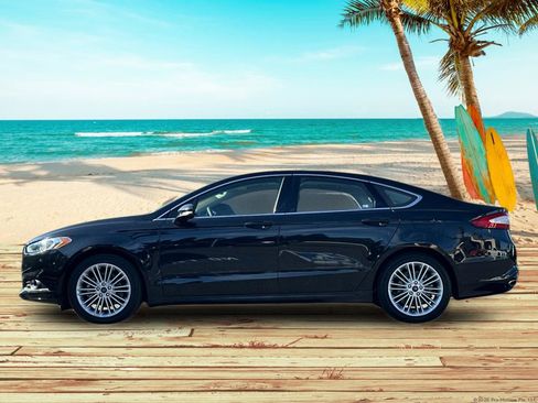 Used 2014 Ford Fusion SE w/ Equipment Group 202A image 2