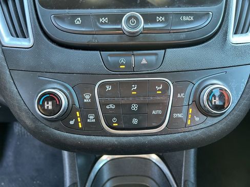 Used 2022 Chevrolet Malibu LT image 24