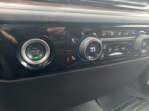 Used 2024 Chevrolet Silverado 1500 LT image 14